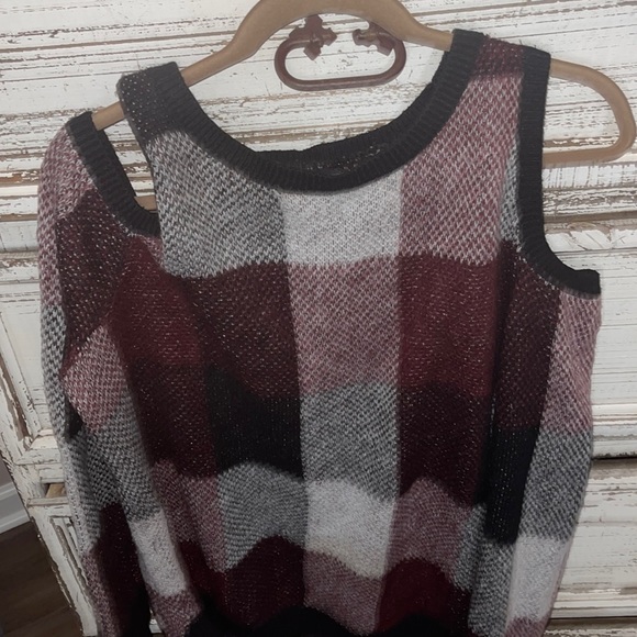 NWOT fashion to figure cold shoulder sweater burgundy black and white squares 3x - Picture 1 of 6